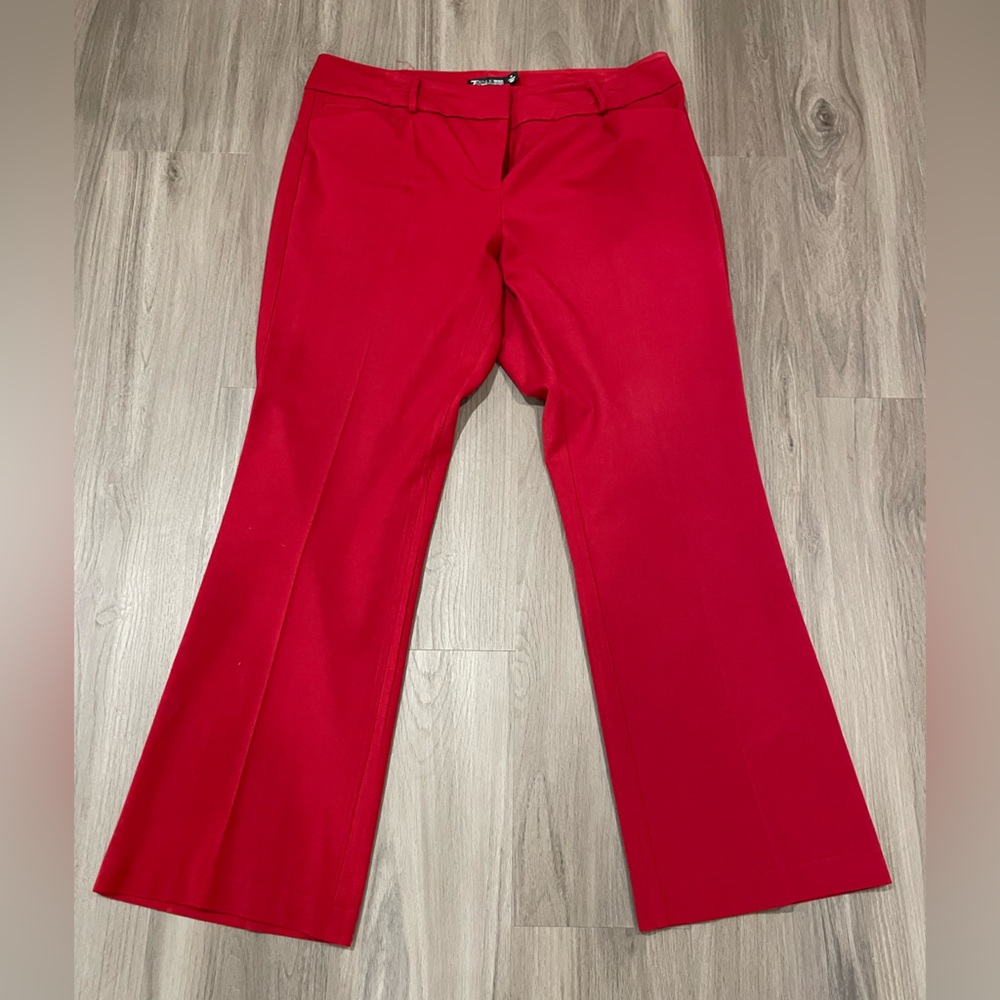 Women’s New York & Company Bold Red Dress Pant - Size 16